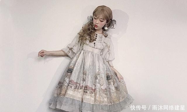 女孩痴迷洛丽塔裙子,曾因梦到裙子再贩而半夜惊醒