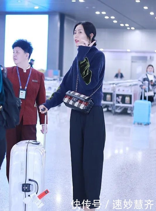 毛衣你有了,该怎么搭才时髦呢?