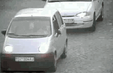 |搞笑GIF:姑娘这么玩,你想笑死我吗?