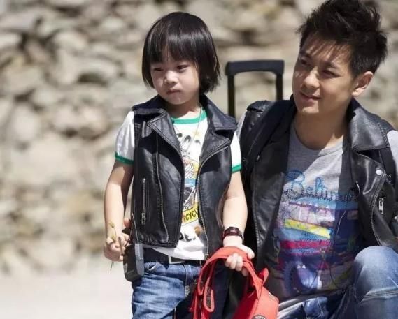 阿拉蕾才是“整容式”长大,原以为会长残,没想到却美到认不出