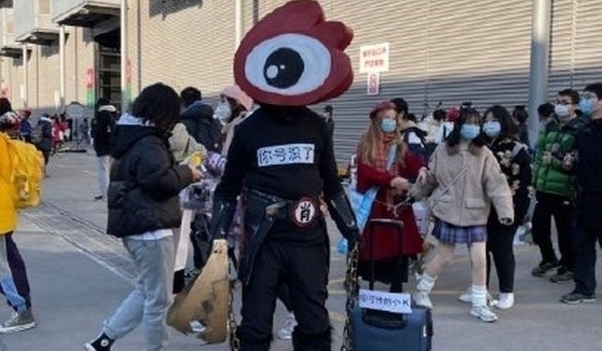 叔叔|漫展那些奇怪的COSPLAY,“王校长”神还原,“叔叔”成热门人物