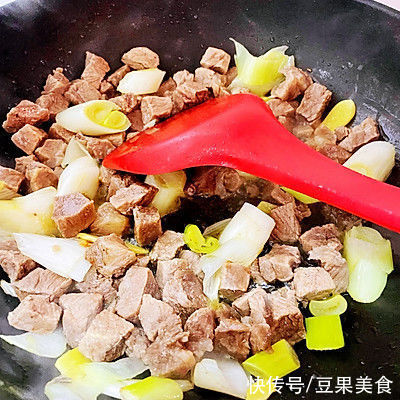 草果|有了这些白萝卜烧牛肉，实力下酒