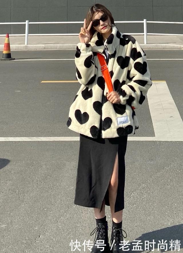 谁说半身裙显腿短? 试试开衩裙, 冬天也可以打造大长腿