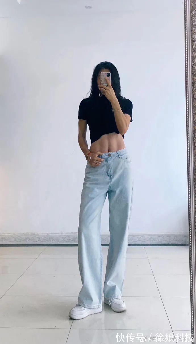 精照|37岁体育老师的“腰精照”能有多撩人看到这身腹肌,你还要逃课