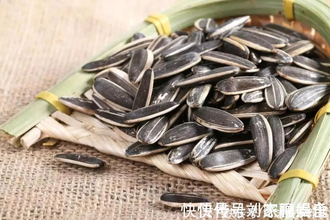 预防脂肪肝|医生提醒:养肝不需要太复杂,多吃三种食物,肝脏或会“感激”你