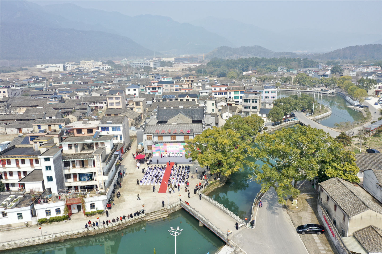 中国传统文化$村民当导师！长三角12所高校大学生首创将毕业设计“画”在田野上