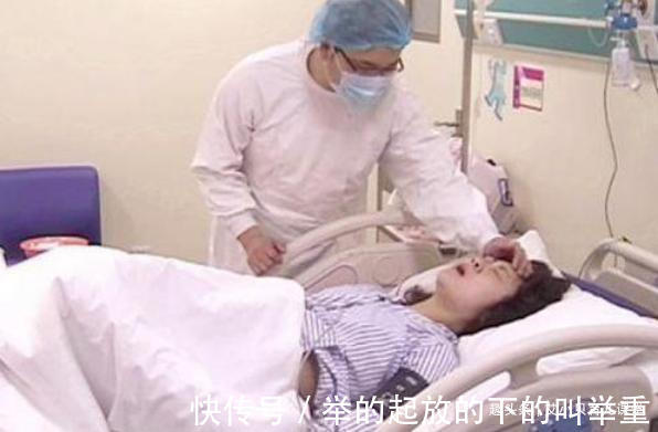 心理准备|产妇生完宝宝，过了4天又生了一个，看见孩子全家人都说搞错了