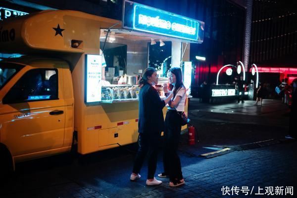 夜市|逛吃大全：新一期的“外滩枫径”，满足对夜市的所有想象……