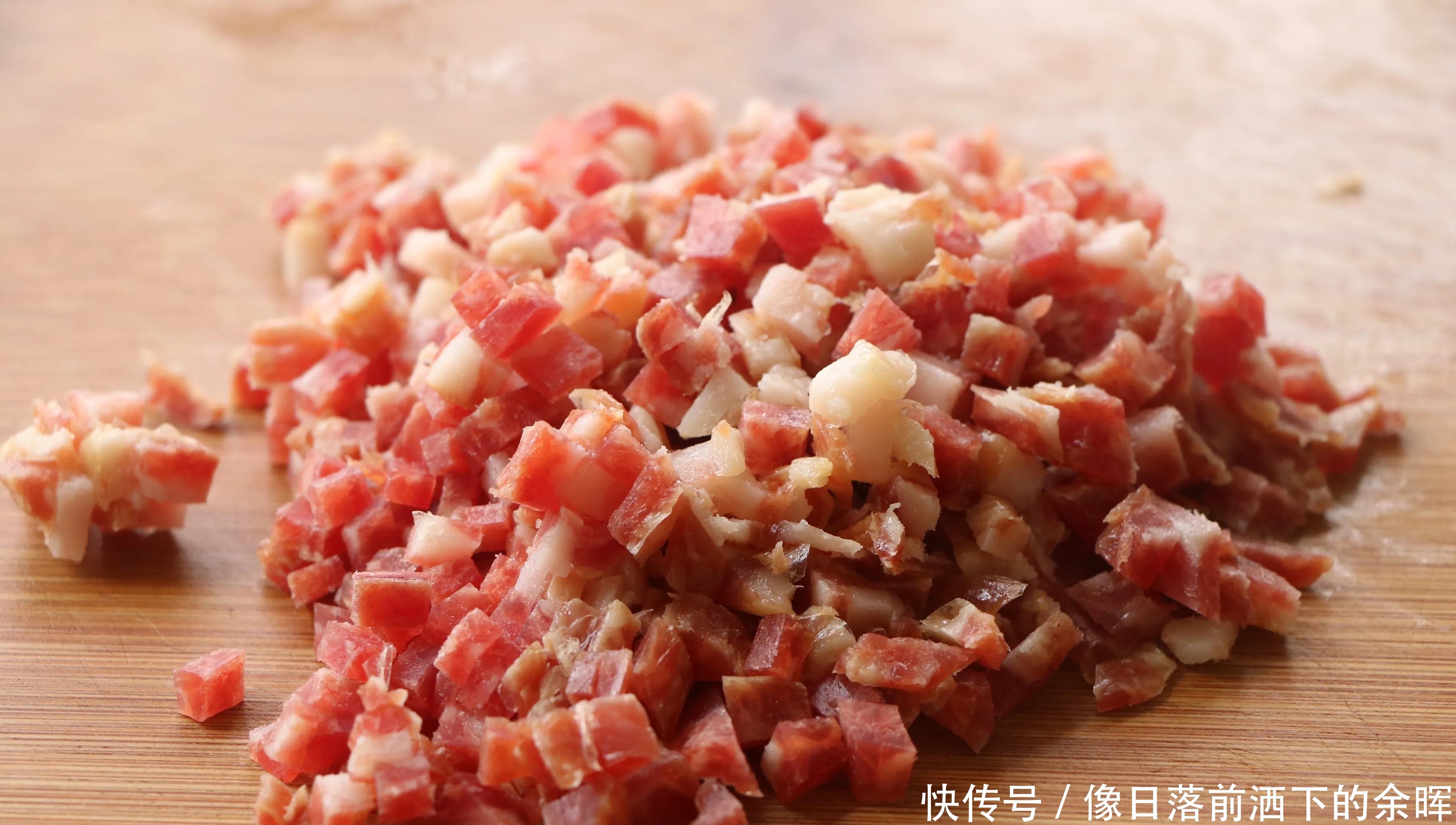 比包子馒头还好吃,外皮有嚼劲,馅料满满,一次吃3个都不过瘾!