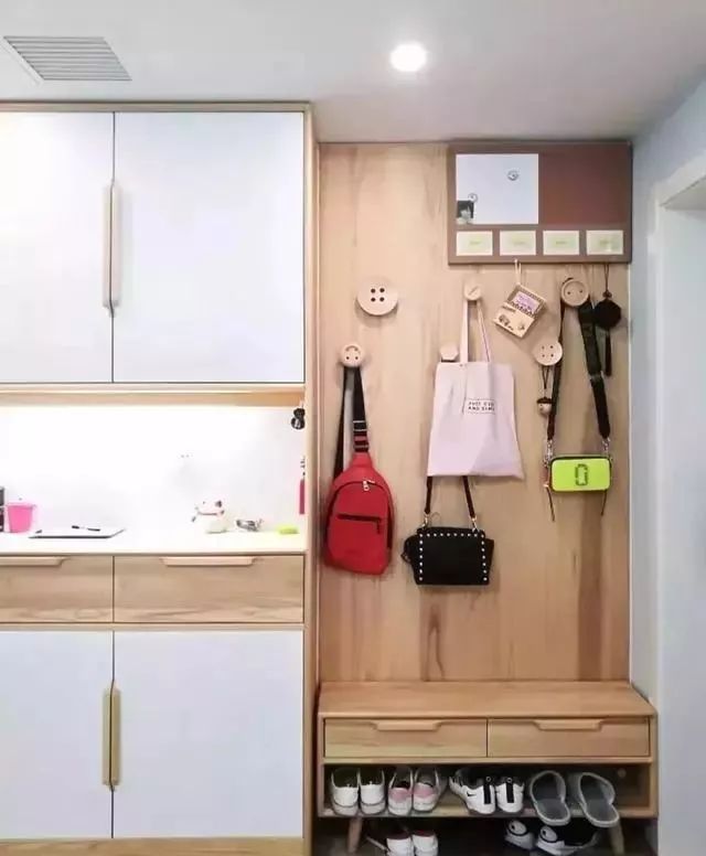 玄关|门口只放个鞋柜好浪费!装一个柜子实用得很!