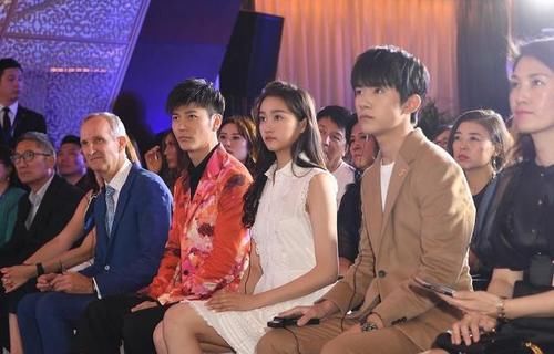 中国名人榜|四字弟弟的笑容,是最美的风景,易烊千玺的努力,让他风生水起!