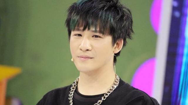 老师|大张伟凭实力带偏《吐槽大会》，李诞都瑟瑟发抖，神奇的大老师