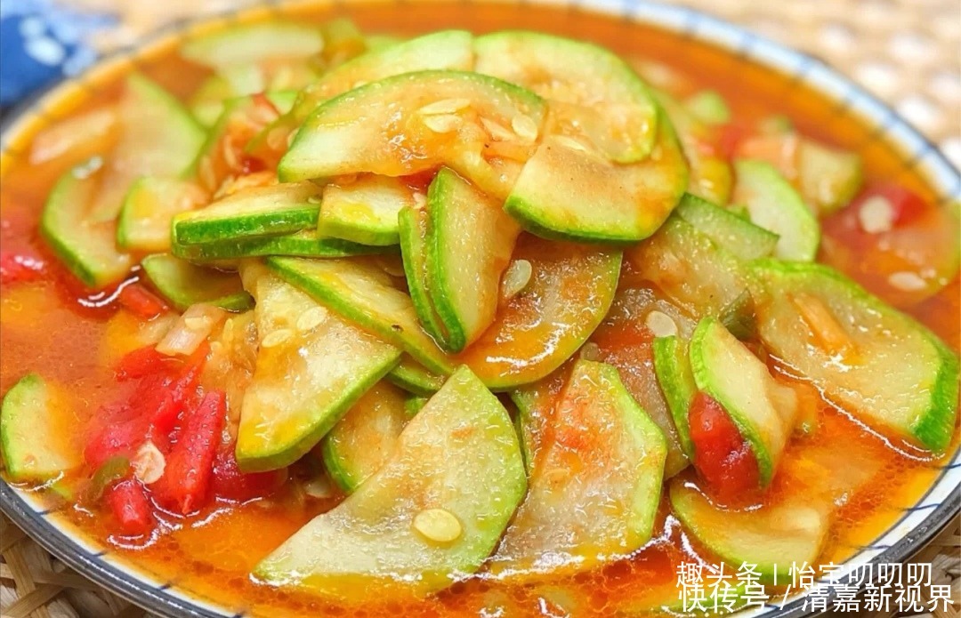 一扫而光|下饭又开胃的番茄炒西葫芦,简单又好吃,米饭一扫而光