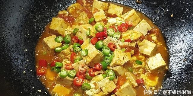 红辣椒|西红柿别再只是炒鸡蛋,和它一起做,开胃下饭,孩子点名要吃的菜
