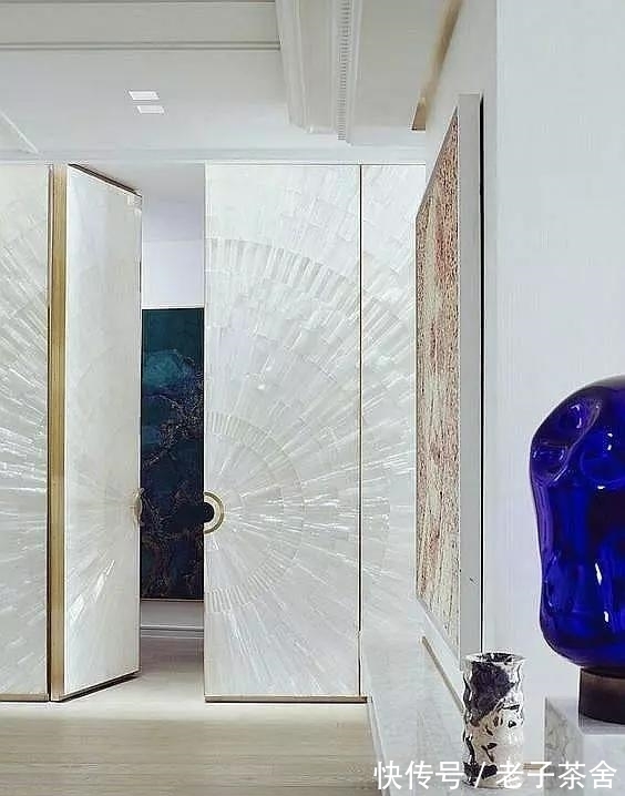 旋转式|不顾家人反对,卫生间装上隐形门,完工后效果成功让他们都闭上嘴