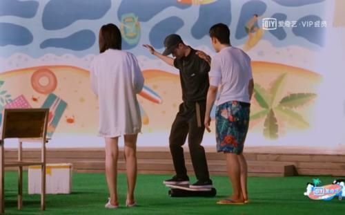 王一博|王一博黃軒深夜談心,有誰注意到王一博說了啥意外暴露生活狀態(tài)