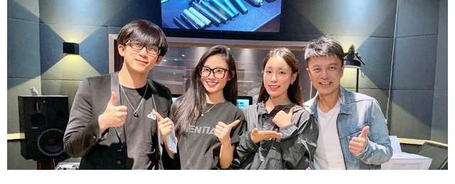 王靖雯|好声音巅峰夜,海报C位暗示满满,王靖雯、伍珂玥最可能夺冠?