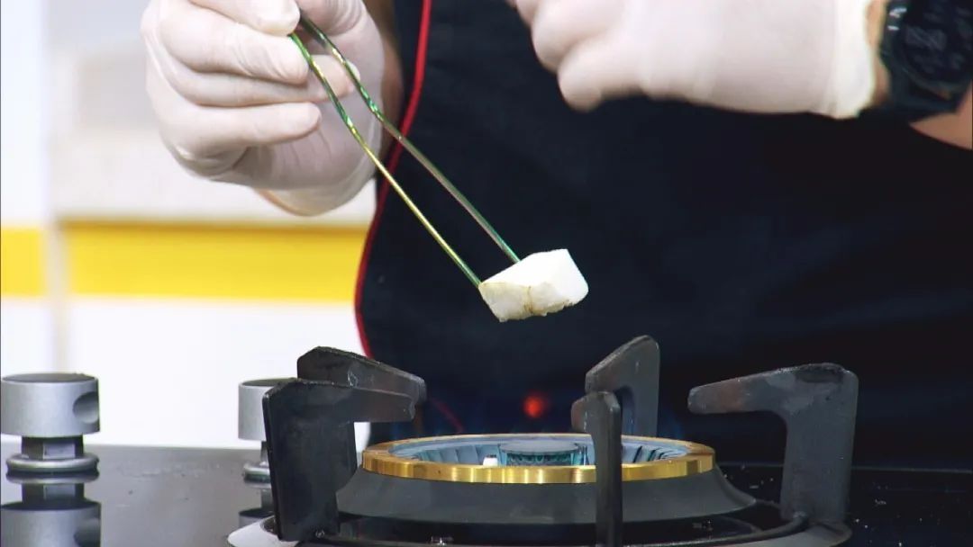 厨房|「养生厨房」今日菜谱《三白烧黄鱼》