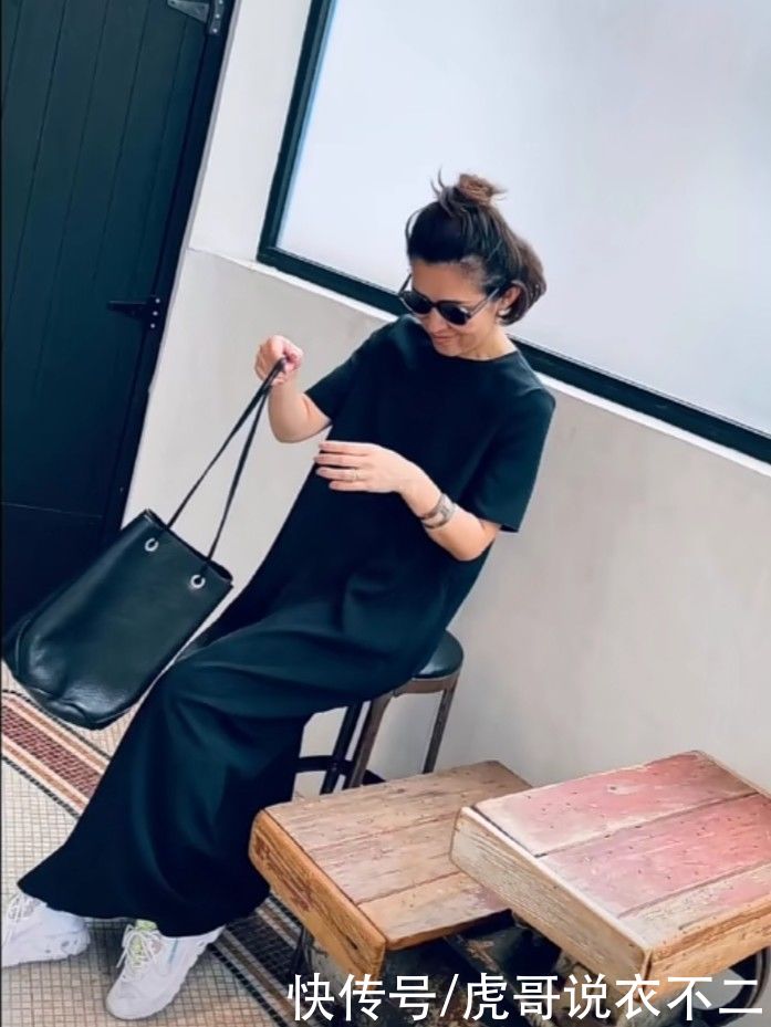 身材|皮肤黝黑五短身材，年近50的她成为顶流穿搭博主，堪称女性典范