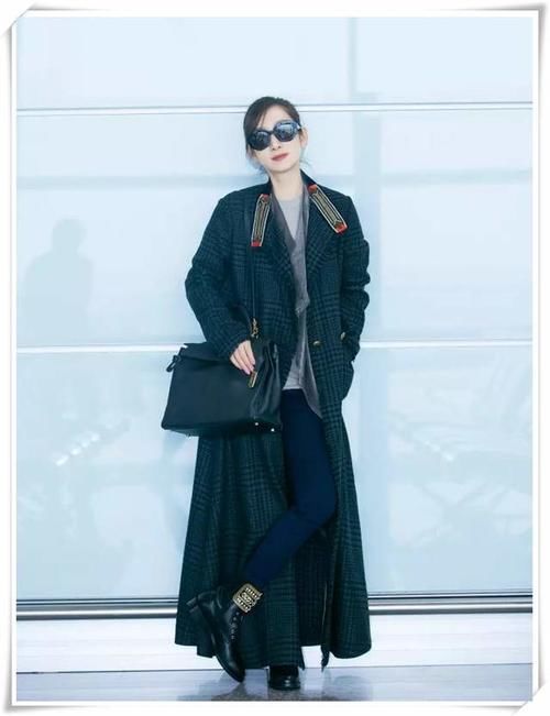 长大衣＋短靴，这个冬天不容错过的时髦穿搭