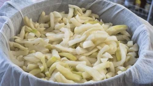 2分钟教你制作川味萝卜干，不用晒不用等，又脆又香，2天就能吃