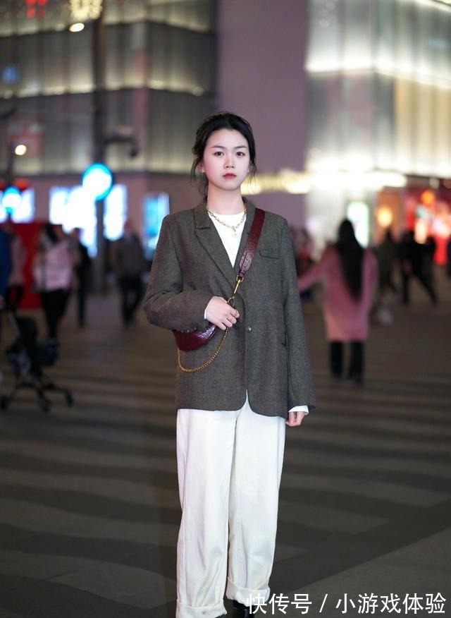 颜色 收起厚重的长大衣吧,开春流行“短外套+内搭”,时髦洋气又显高!