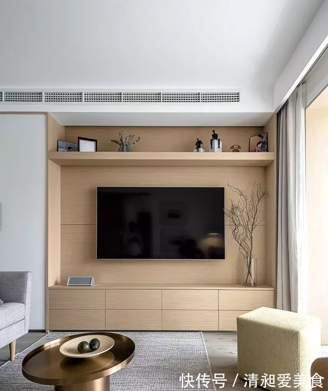玄关柜|电视墙要不要装柜子?一进屋就被迷住了,全屋太漂亮了