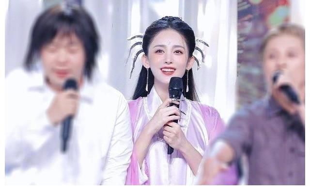 快本|继谢娜张雨绮后，又一女星成《快本》常驻主持，一来就是八期！