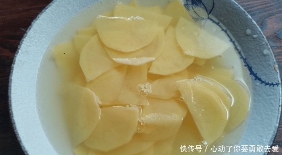 巧妙的运用土豆,不仅仅能够食用,能解决不少的日常问题