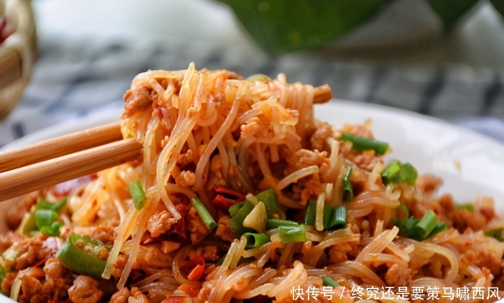 炒粉丝,焯水下锅炒是大忌!多加一步,粉丝根根分明,不坨还顺滑