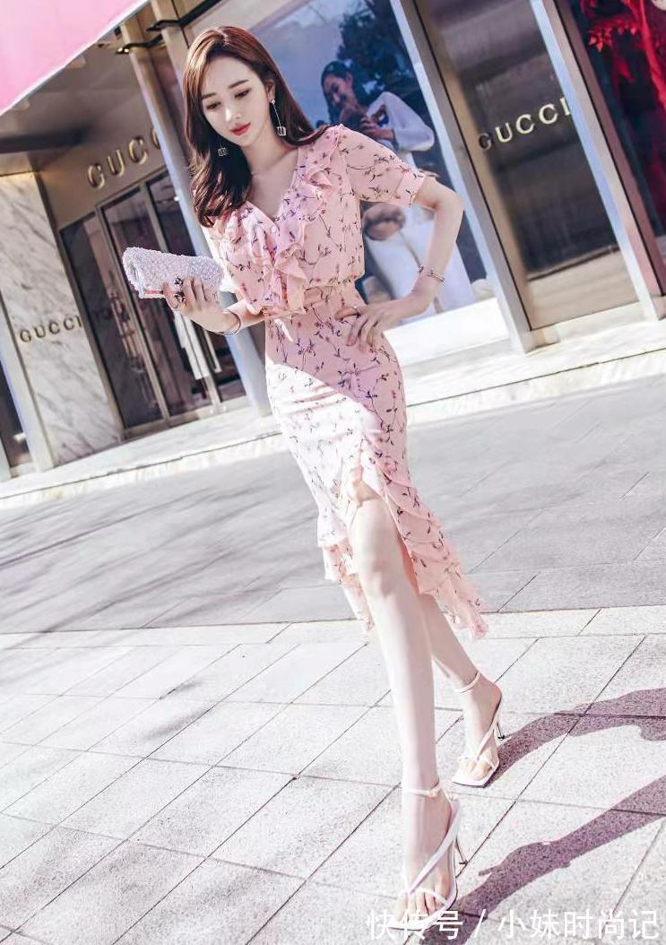 雪纺 时尚雪纺碎花套装裙,引领时尚潮流着装俏皮可爱