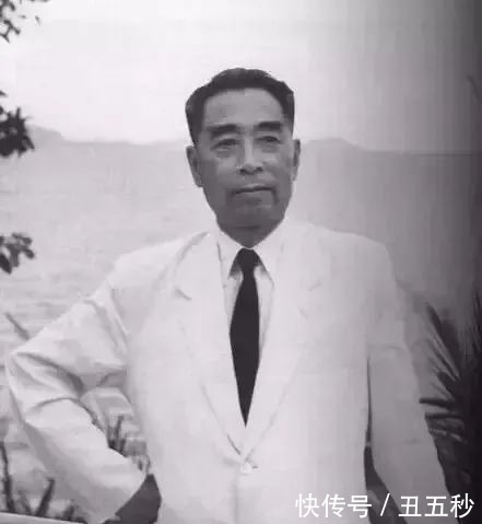 周恩来的诗词你见过吗?他的文学才华同样让人惊叹不已!