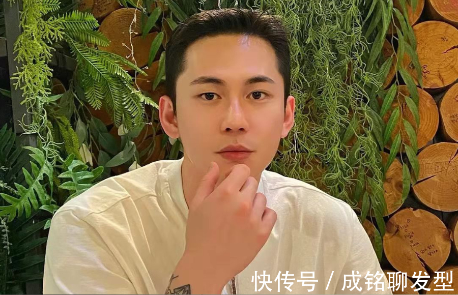 服帖|别再烫摩根碎盖了,伤发难打理,现在流行“服帖烫”,阳光又帅气