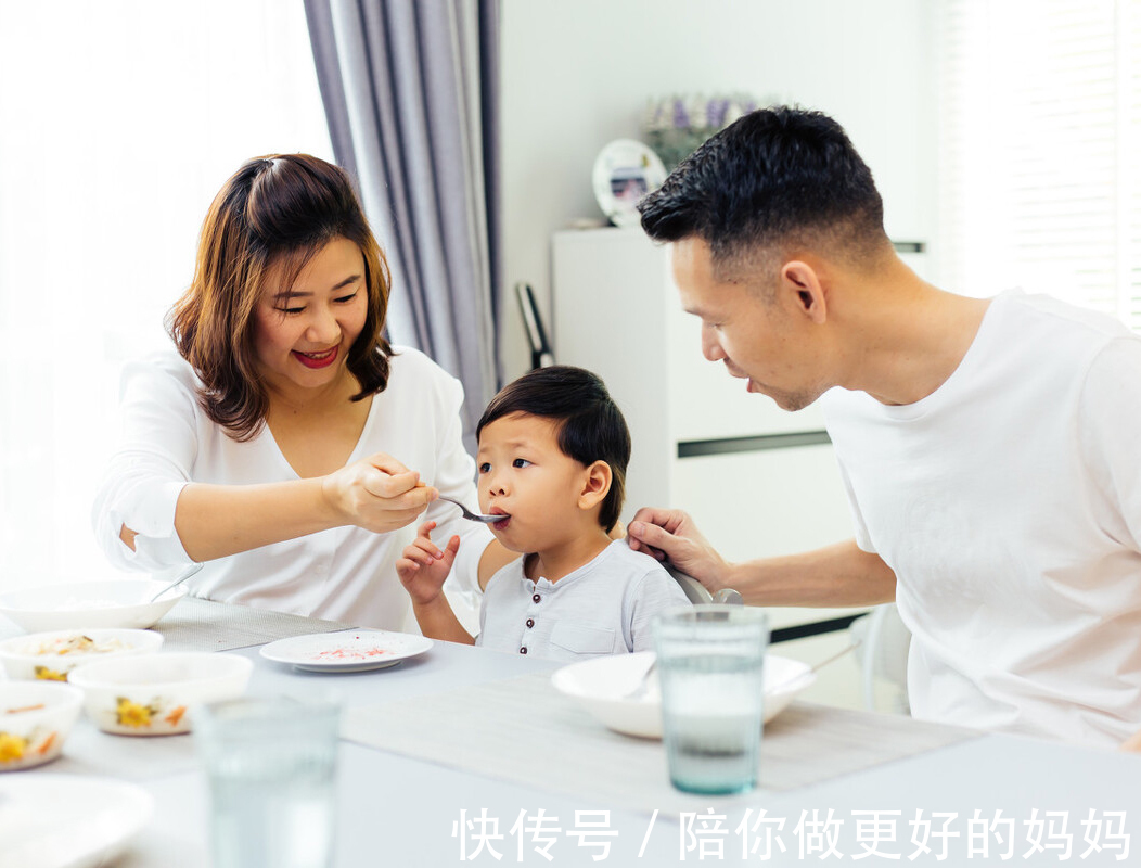 饭菜|宝宝几岁后能吃“大人饭”?低于这个年龄不建议!