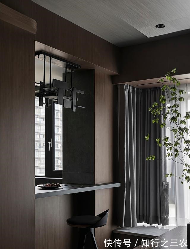 吊顶|139㎡工业风四室,三色拼木饰面+几何吊顶的趣味设计!