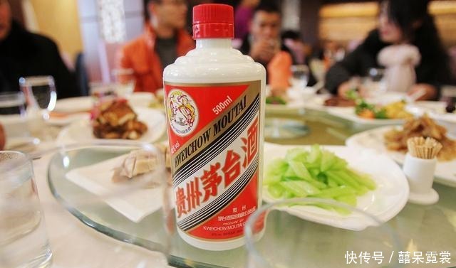 在飞天茅台上打孔抽出真酒,再灌入茅台王子酒,真有人这么做!