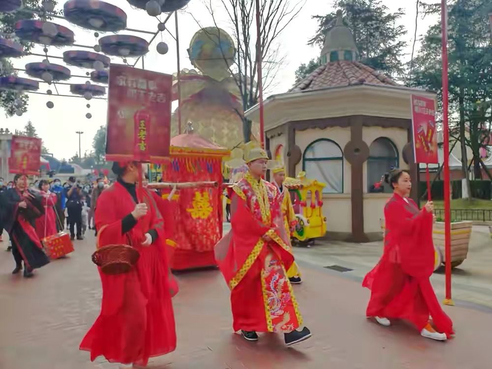 春节别错过！成都这些地方年味儿十足：山上瑞雪 水下舞龙 花开满园