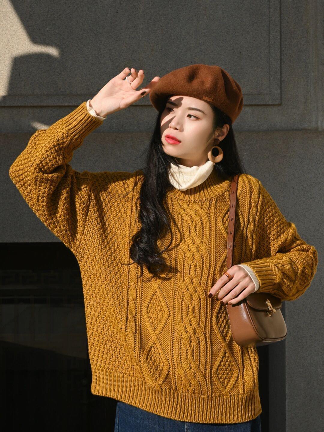 打底衫 冬天很百搭的毛呢大衣,基础的搭配也能够穿出时尚感!