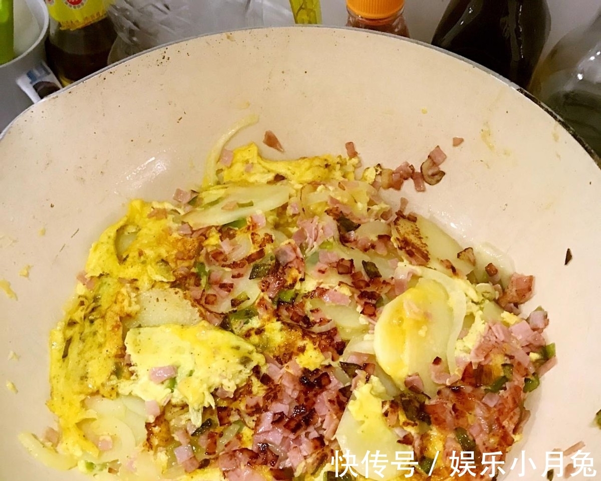 洋葱|鸡蛋，洋葱，土豆放在一起会碰撞出怎样的美味？没吃过的试试