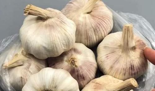 这5种食物宁可丢掉,也别塞冰箱,否则变质得更快,赶紧拿出来