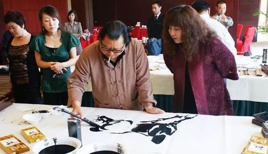 横行|人民网山寨书法社团被曝光后还在欺诈横行