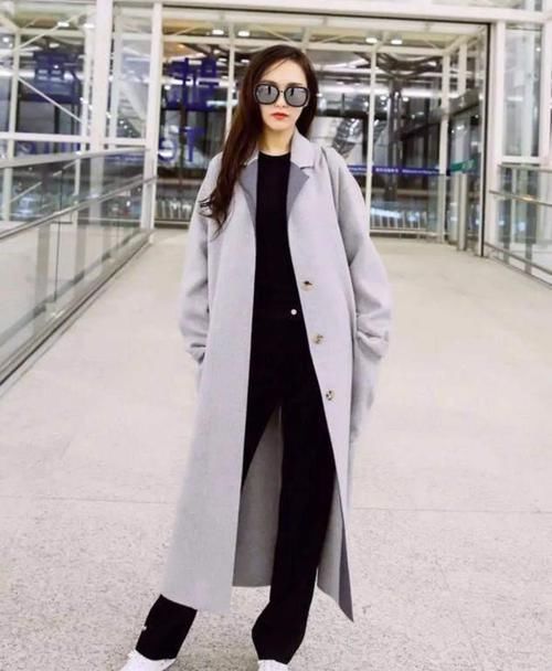 穿大衣时只知道选卡其？2021“流行色”来了，显白气质还高级