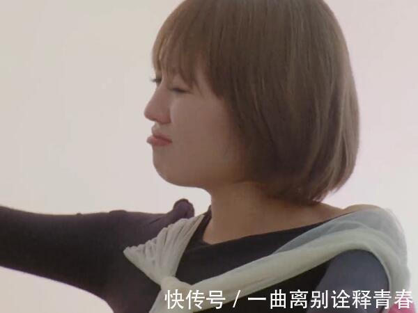 一起长大|《心动4》女三抱女二痛哭，女五强行上凑，却连眼泪都挤不出来
