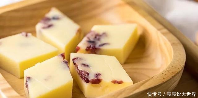 蒸出来蔓越莓酸奶糕,口感比蛋糕好,酸甜软嫩,好吃还不上火