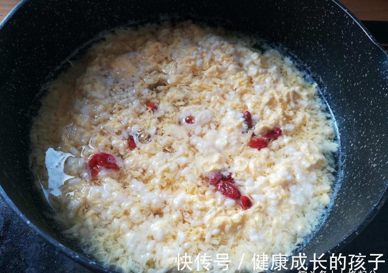 红润|秋季快速早餐,8分钟上桌,营养滋补又暖胃,脸色红润气色好