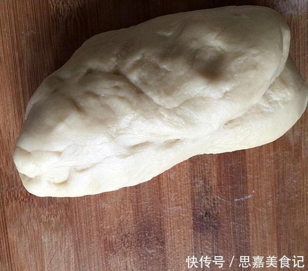 懒人|面包懒人做法,摔一摔做出手套膜,蒸出来柔软拉丝,萱软蓬松