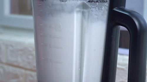搅拌机|大米放进搅拌机里，出锅变美食，筋道十足，比凉皮好吃，太香了