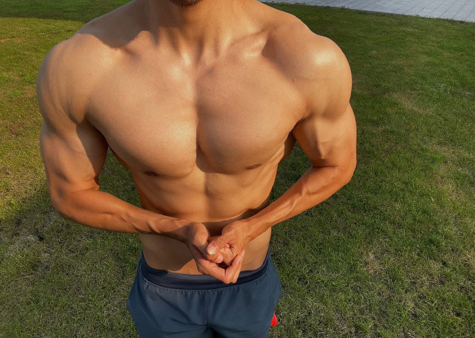 35岁肌肉大男孩, 三分练七分吃, 看他的伙食就知道为啥又高又壮了