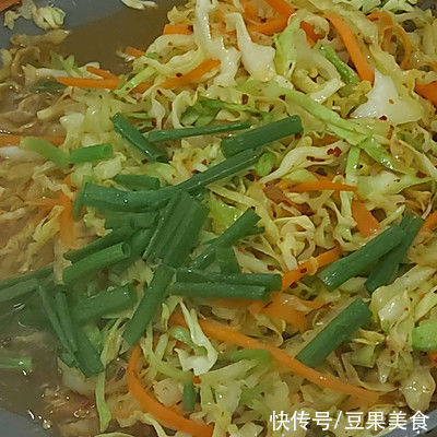 大厨不会告诉你的不放油的_麻辣包菜丝小窍门