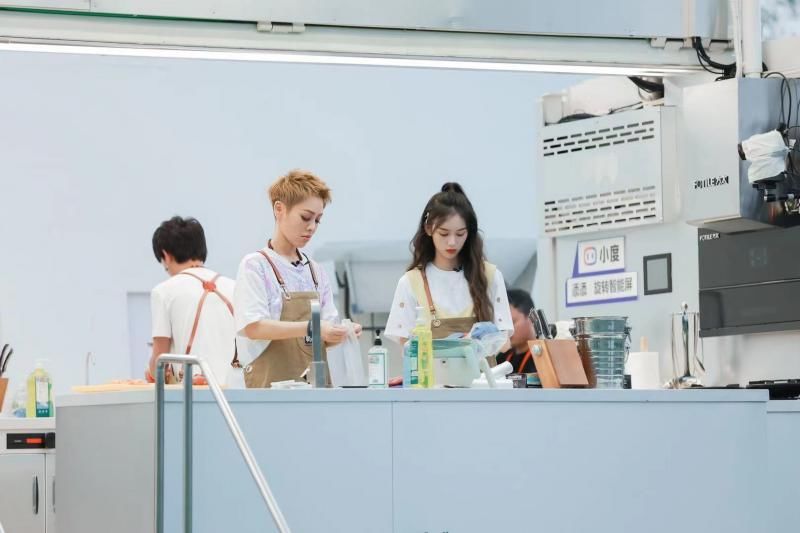 姚安娜|《中餐厅5》今晚10点开播, 厨房小白开启美食探索之旅